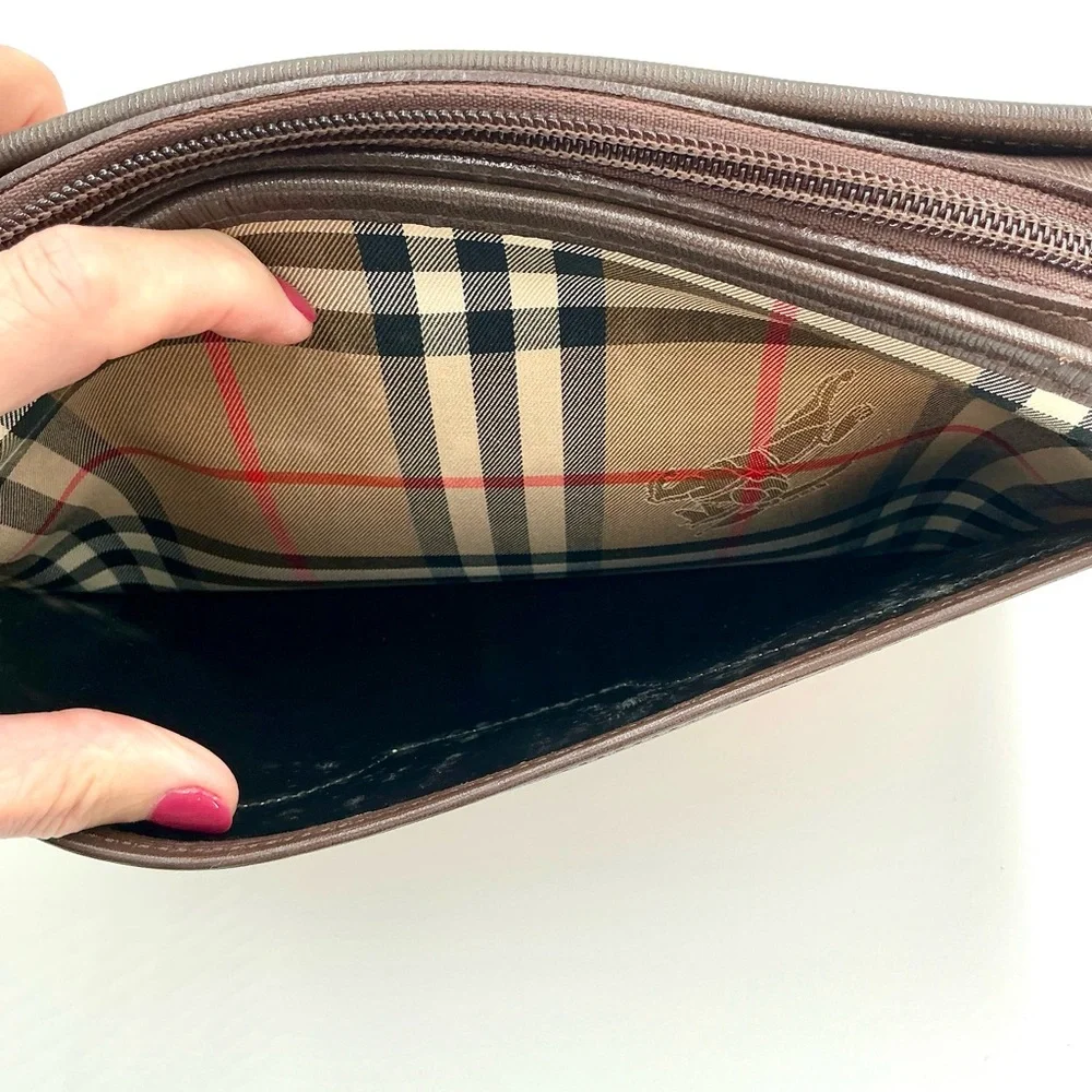 Burberrys Nova Check Canvas Clutch #510 - Picture 3 of 4